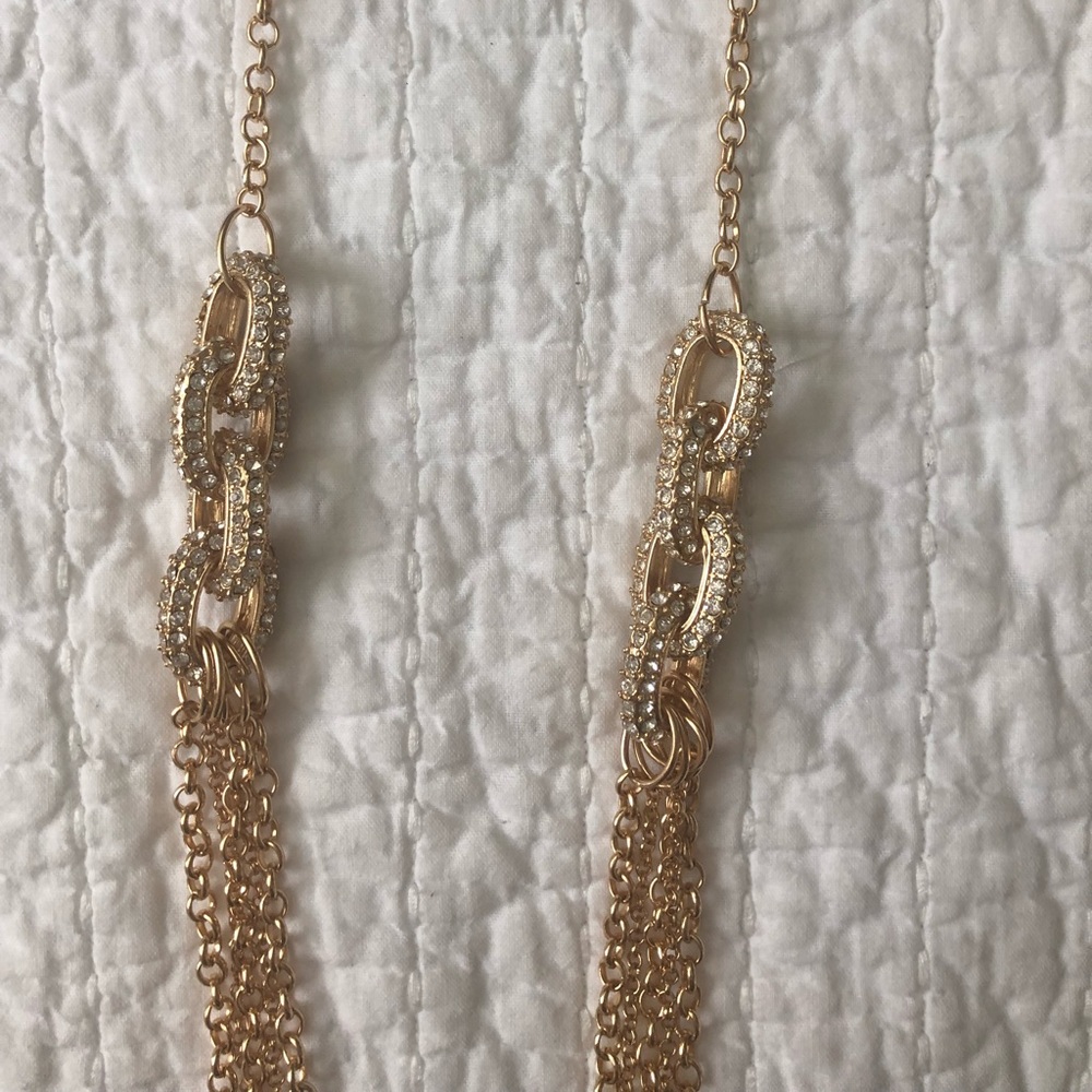 Super cute gold necklace